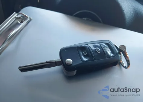 2013 Volkswagen Passat 2.5L S z USA, uszkodzony, nr VIN 1VWAP7A34DC012123